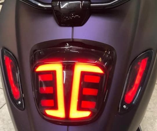 LED Knipperlichtset Vespa Sprint / Primavera Smoke Achterzijde - Zwart